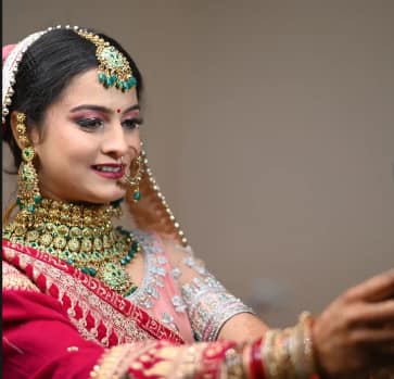 Desire Look bridal makeup gallery image 22