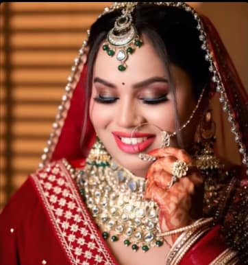 Desire Look bridal makeup gallery image 24